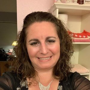 Meet your Posher, Angela